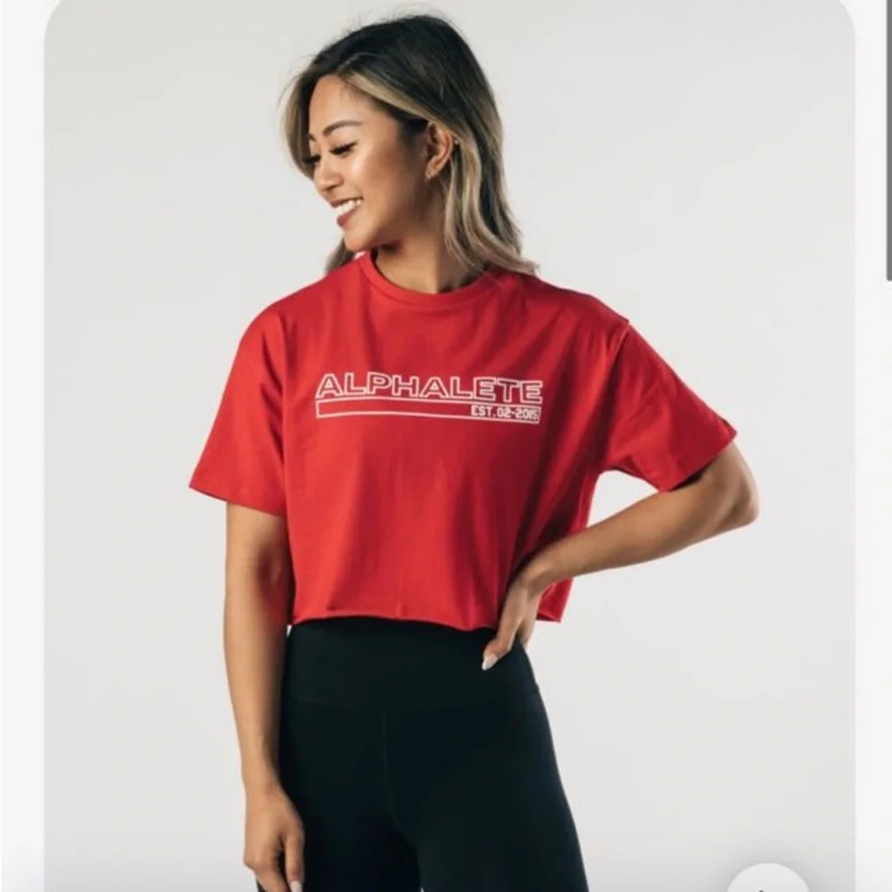 Alphalete Cropped Tee - Picture 3 of 3